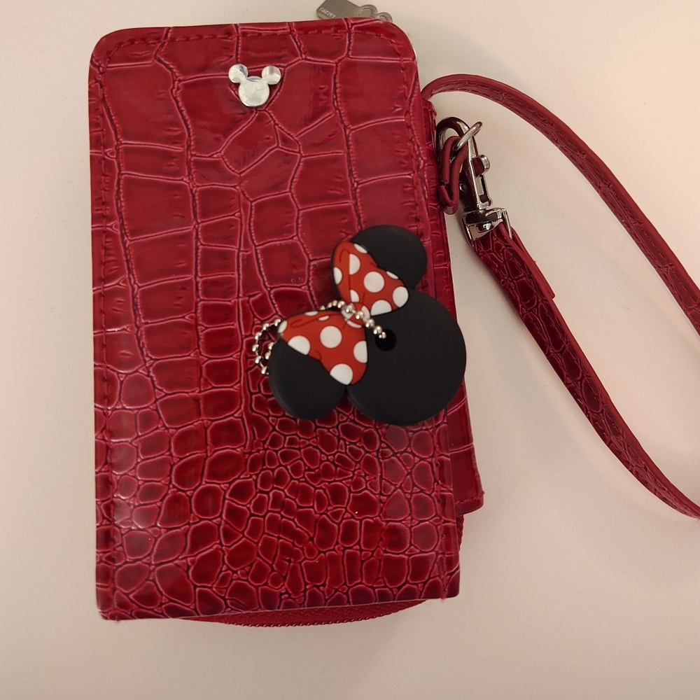Minnie mouse wallet and keychain